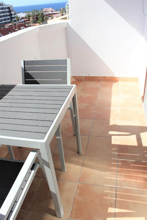 Superb Seaview Apartment In Playa De Las Americas Екстериор снимка